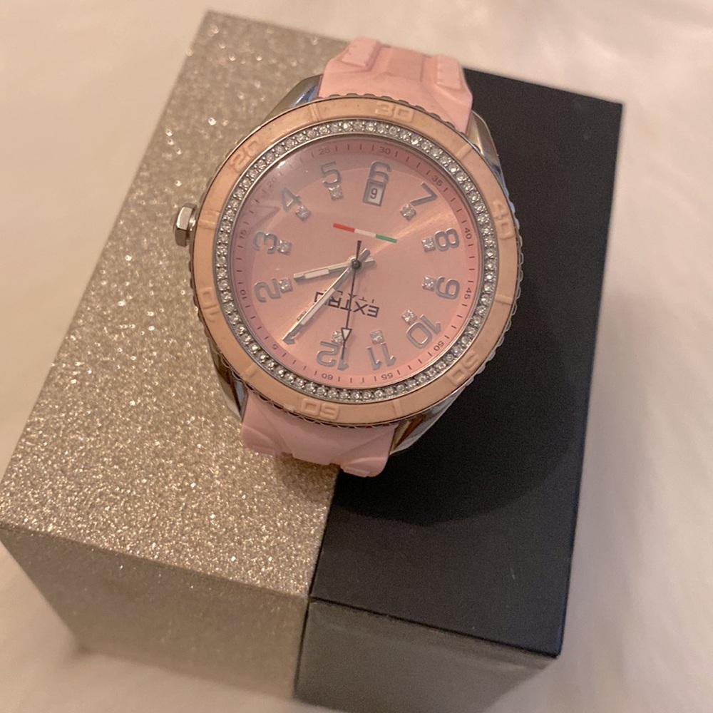 Extra Italy Watch
